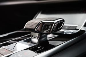 Audi Q7 55 TFSI e Quattro S-Line 2020 года  (UK)